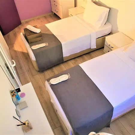 מלון Lavender 2*