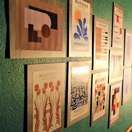 מלון Lavender 2*