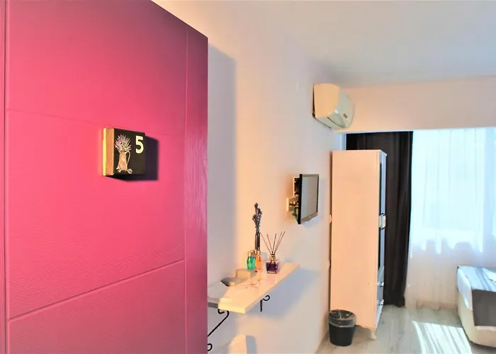 Lavender Hotel 2*